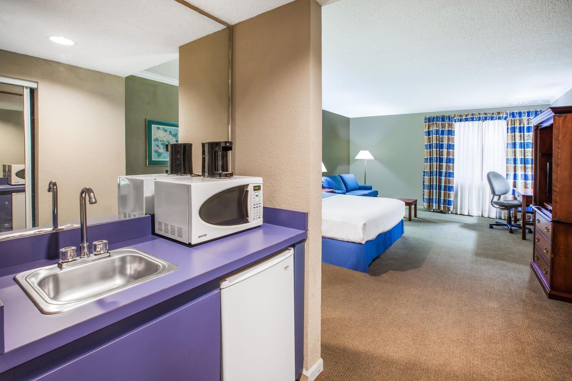 Days Inn By Wyndham Midland Exteriör bild
