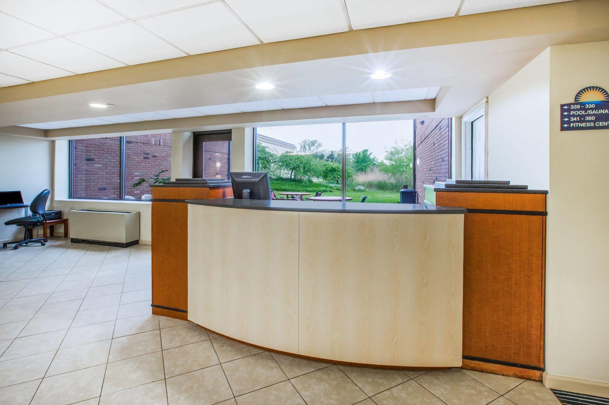 Days Inn By Wyndham Midland Exteriör bild
